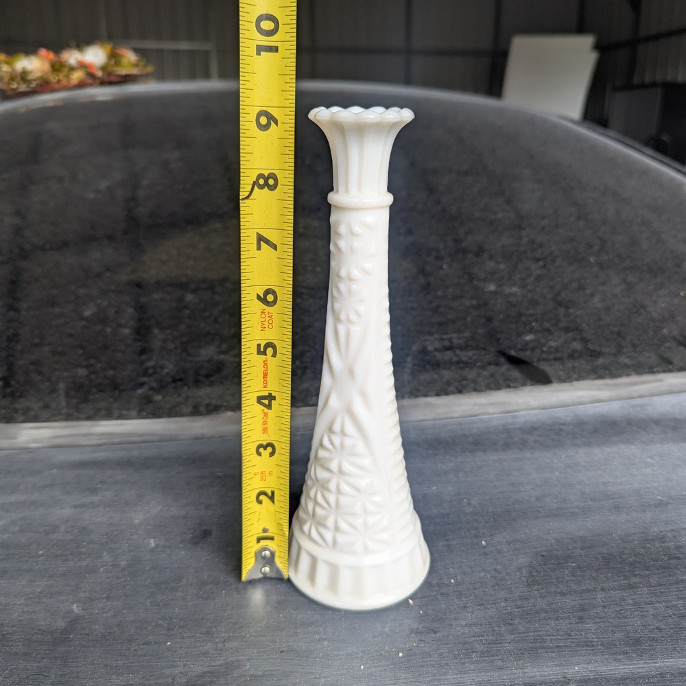 Anchor Hocking Milk Glass Patterned Vase